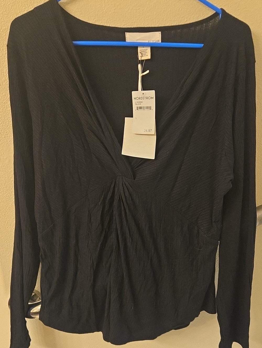 Nordstrom Black Long-Sleeve V-Neck Twist Front Top